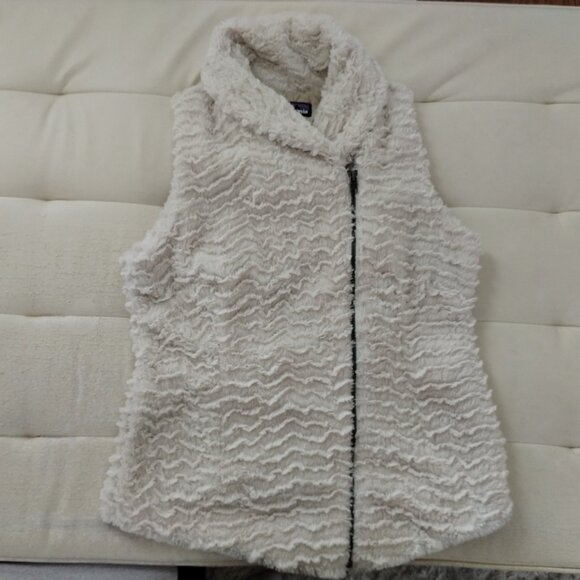Women's MEDIUM Patagonia Fluffy Beige Vest - Picture 4 of 9